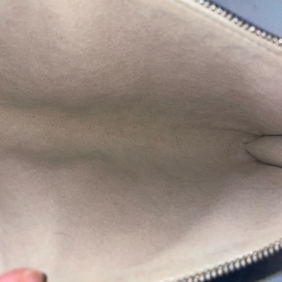 Louis Vuitton clutch - Picture 9 of 15